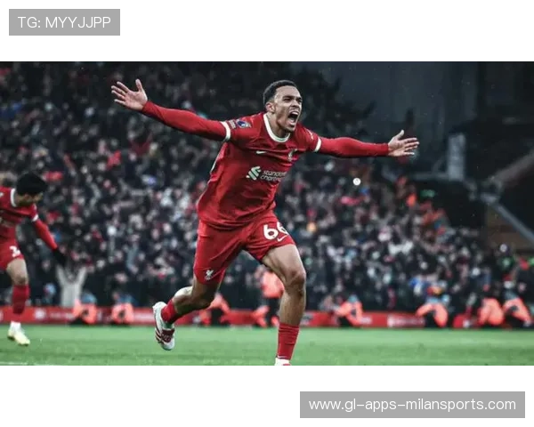 阿诺德重返安菲尔德见证荣耀传承再启红军新征程 阿诺德重返安菲尔德见证荣耀传承再启红军新征程