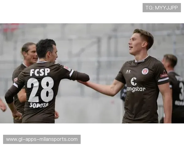 汉堡高位逼抢或考验后防组织——逆袭之路的战术利器