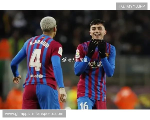 佩德里复出振奋巴萨，中场立刻回春