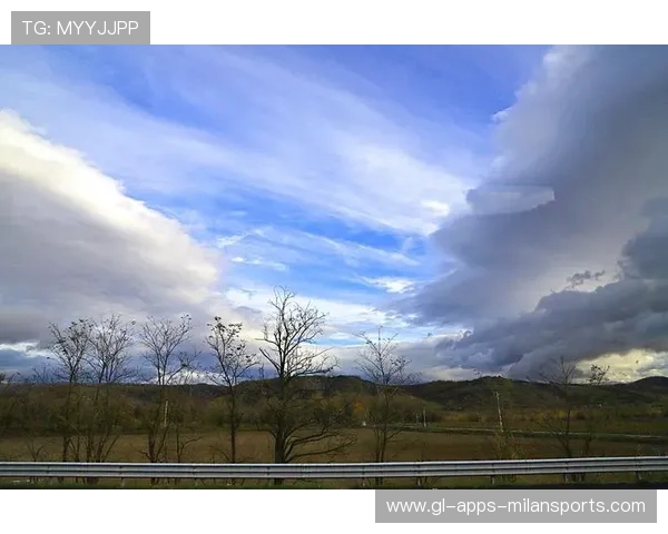 佛罗伦萨高速压制迫使对方多次出现回传