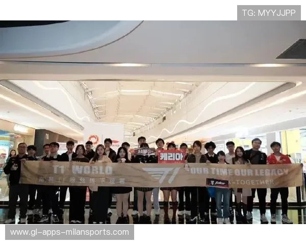 C罗健身房意外救下一名晕倒粉丝，被赞英雄