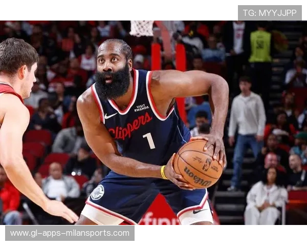 哈登突破上篮连得关键分，快船进攻节奏点燃