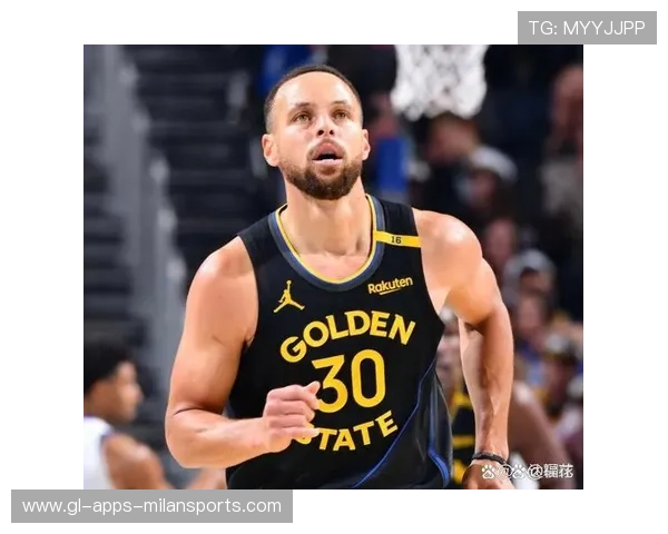 库里顶住防守完成远投，勇士在关键时刻把握机会