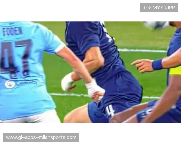 哈兰德禁区内力压加布里埃尔头球破门